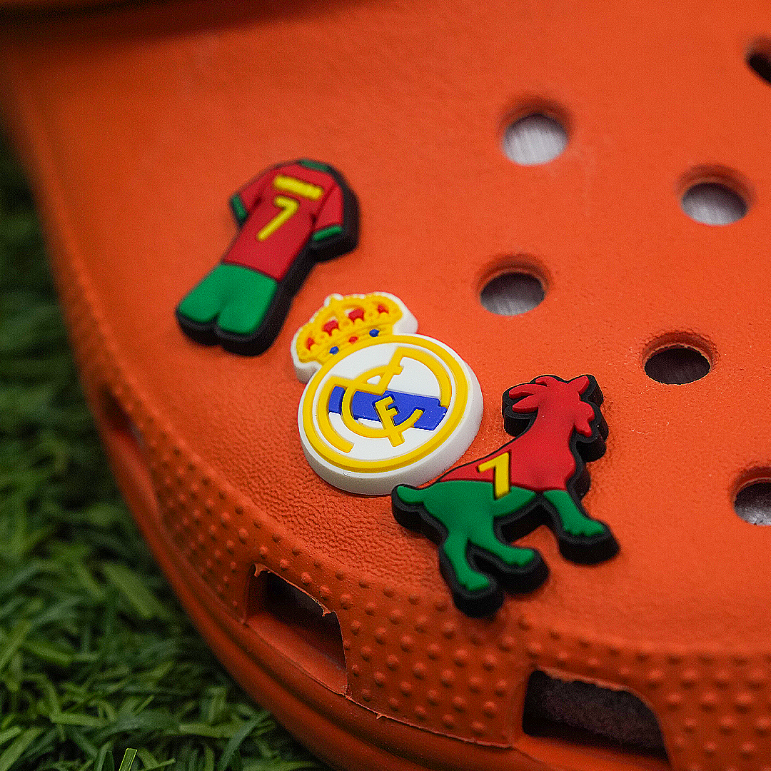 (SCPT-CROC) Charm de cocodrilo de fútbol