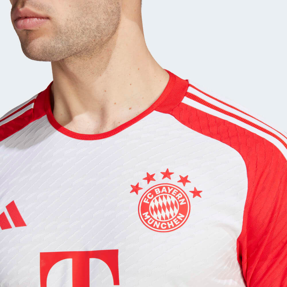 Camiseta local auténtica del Bayern Munich 23/24 de Adidas