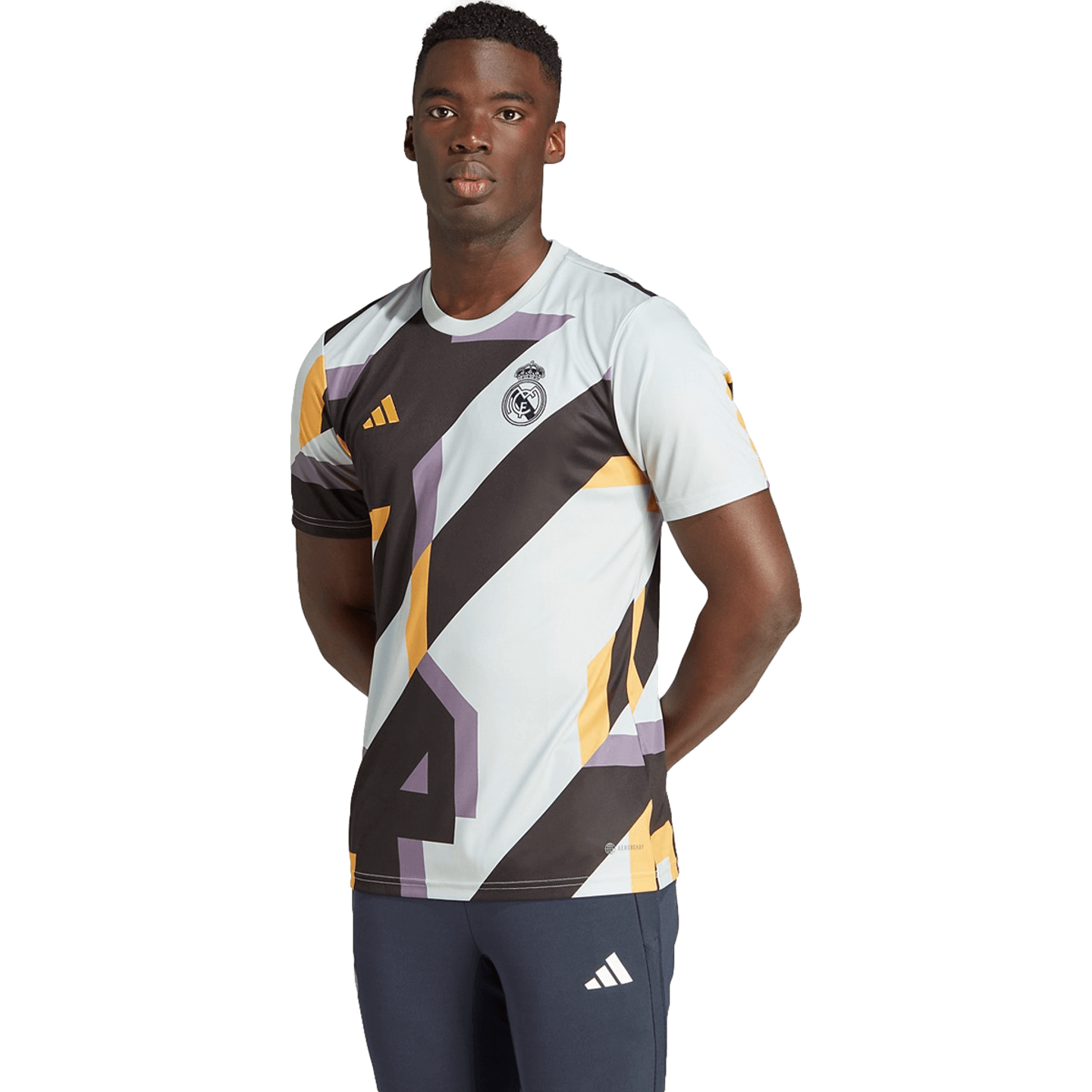 Camiseta adidas del Real Madrid para antes del partido