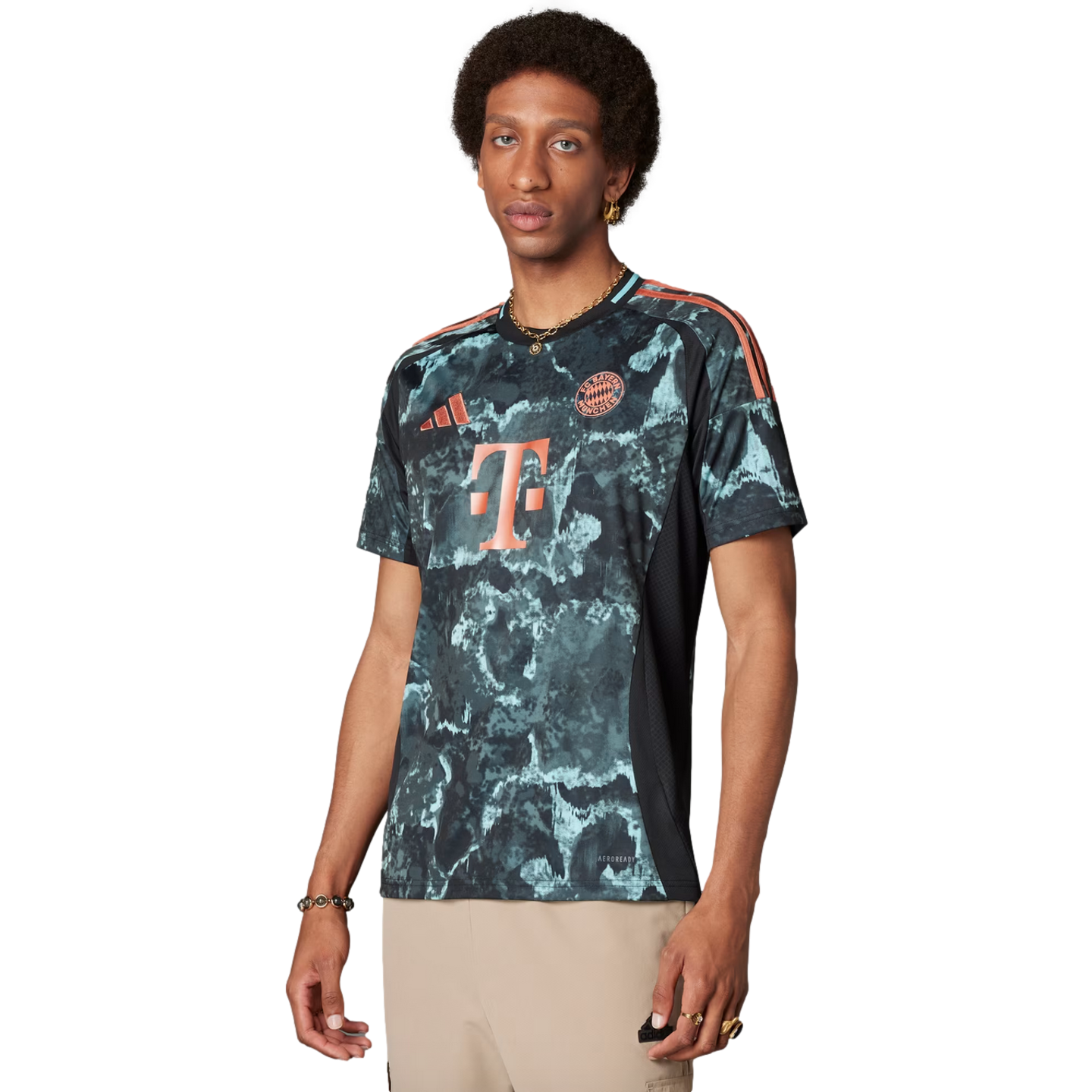 Camiseta visitante del Bayern Múnich 24/25 de Adidas