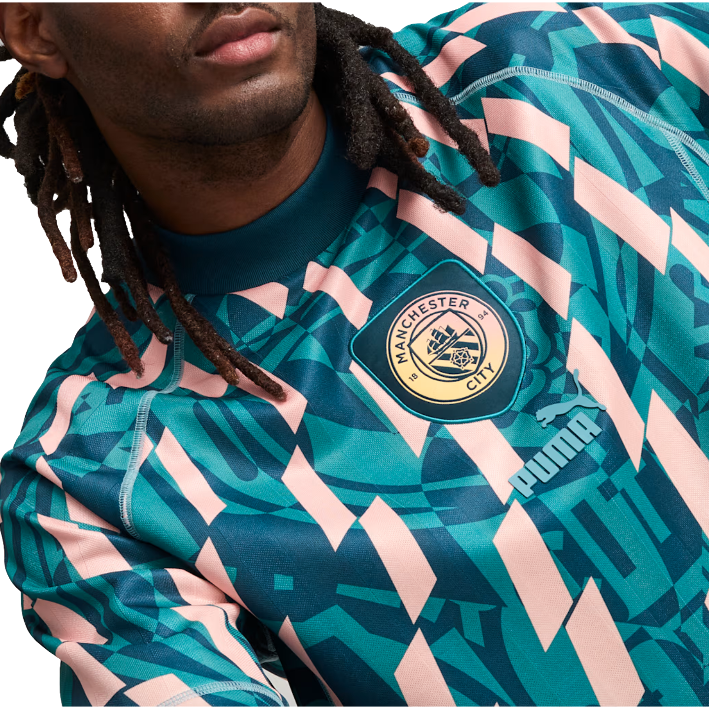 Camiseta retro con mensaje del Manchester City de Puma