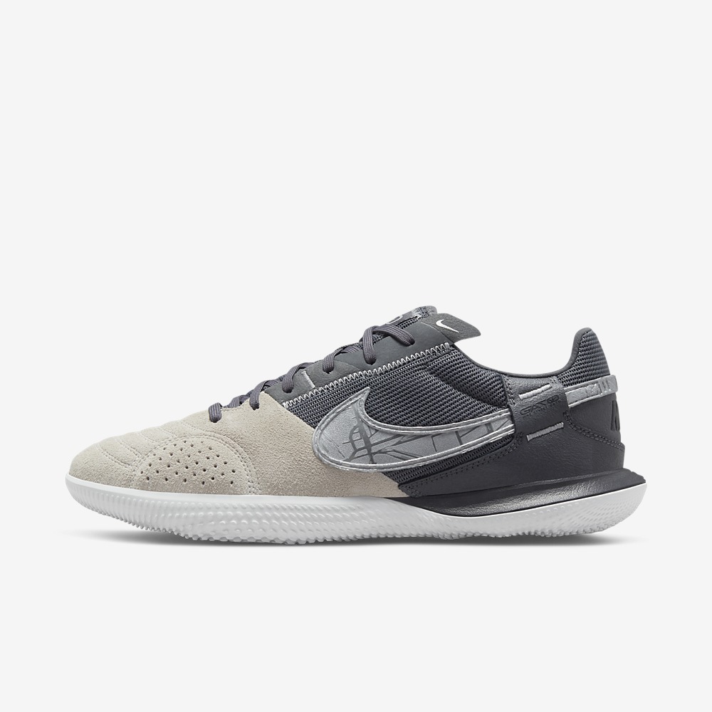 Soccer Shoes - Summit White / Metallic Silver-Dark Grey